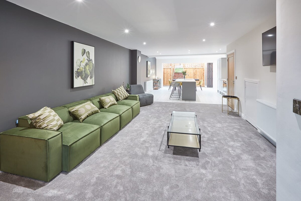 Littlebeck House, Briggswath - Host & Stay