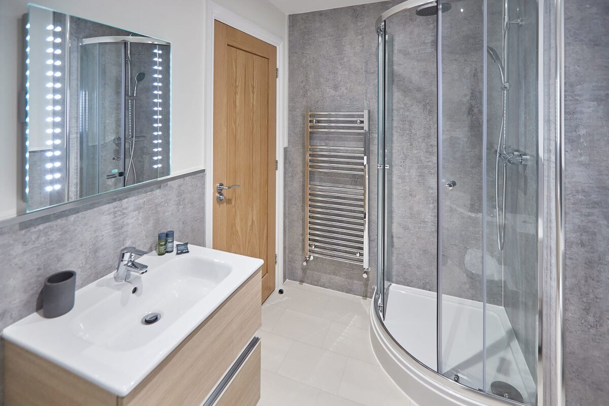 Littlebeck House, Briggswath - Host & Stay