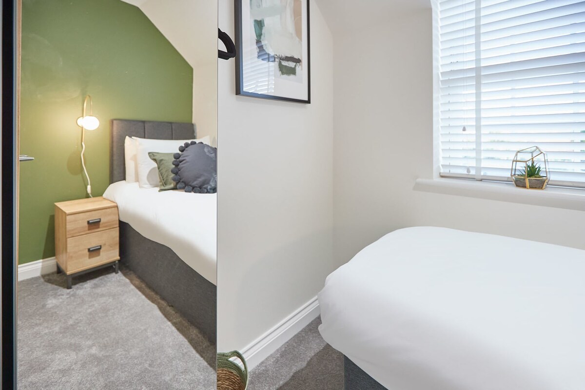 Littlebeck House, Briggswath - Host & Stay