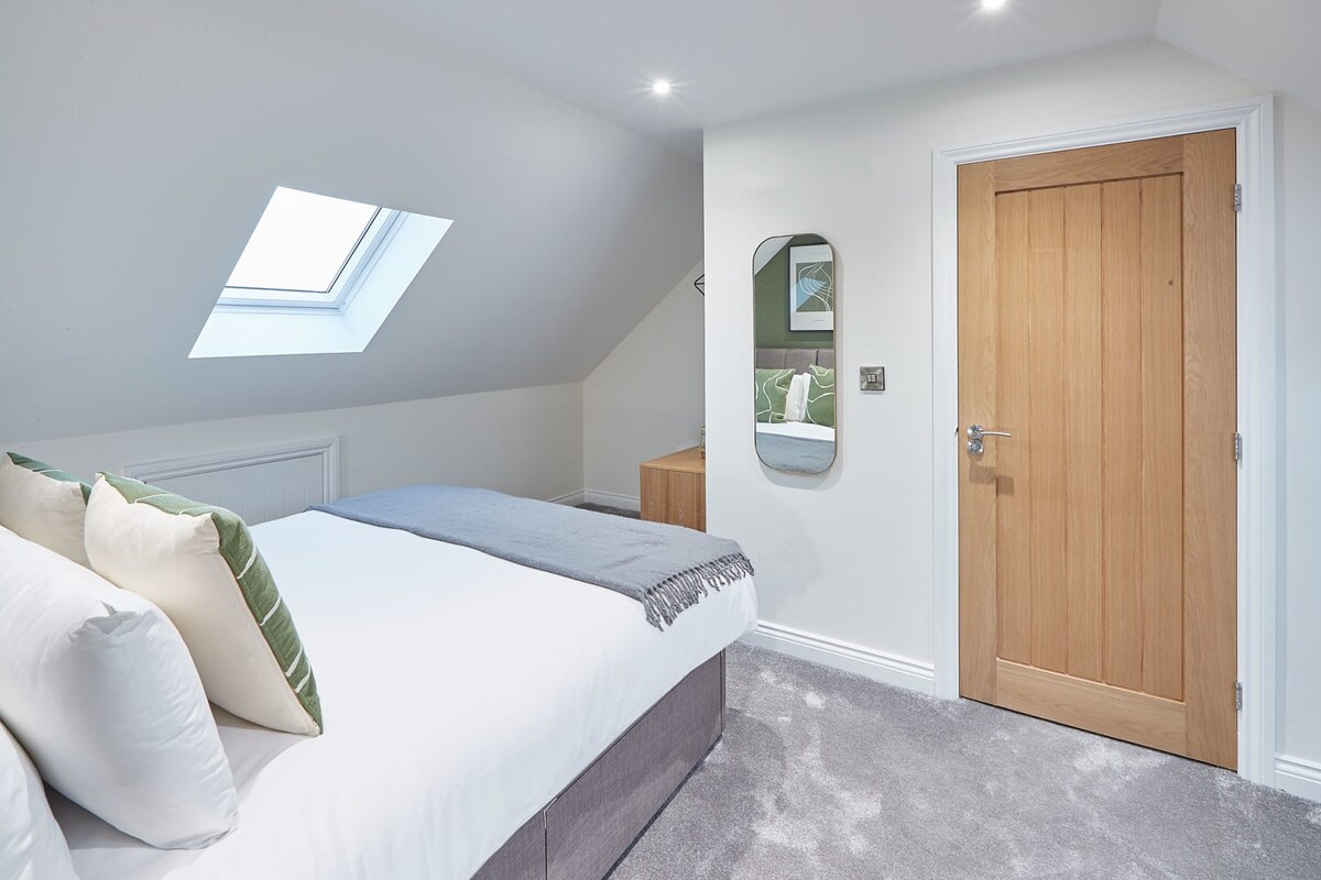 Littlebeck House, Briggswath - Host & Stay
