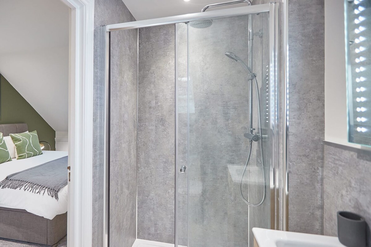 Littlebeck House, Briggswath - Host & Stay