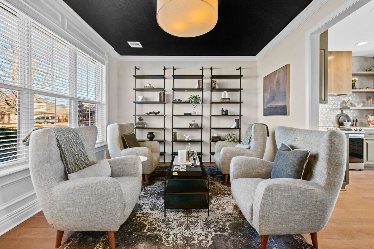 Apollo House | Luxury Retreat in Rogers. Sleeps 11 - Foto 2