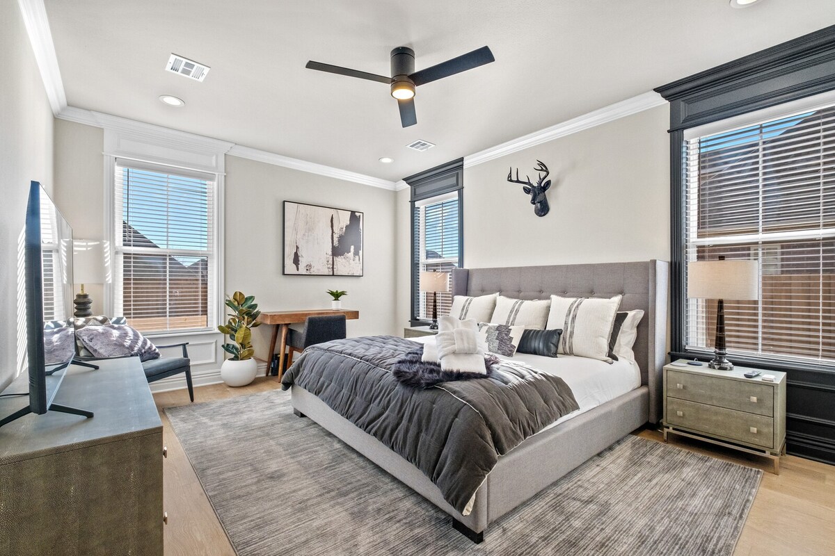 Apollo House | Luxury Retreat in Rogers. Sleeps 11 - Foto 3