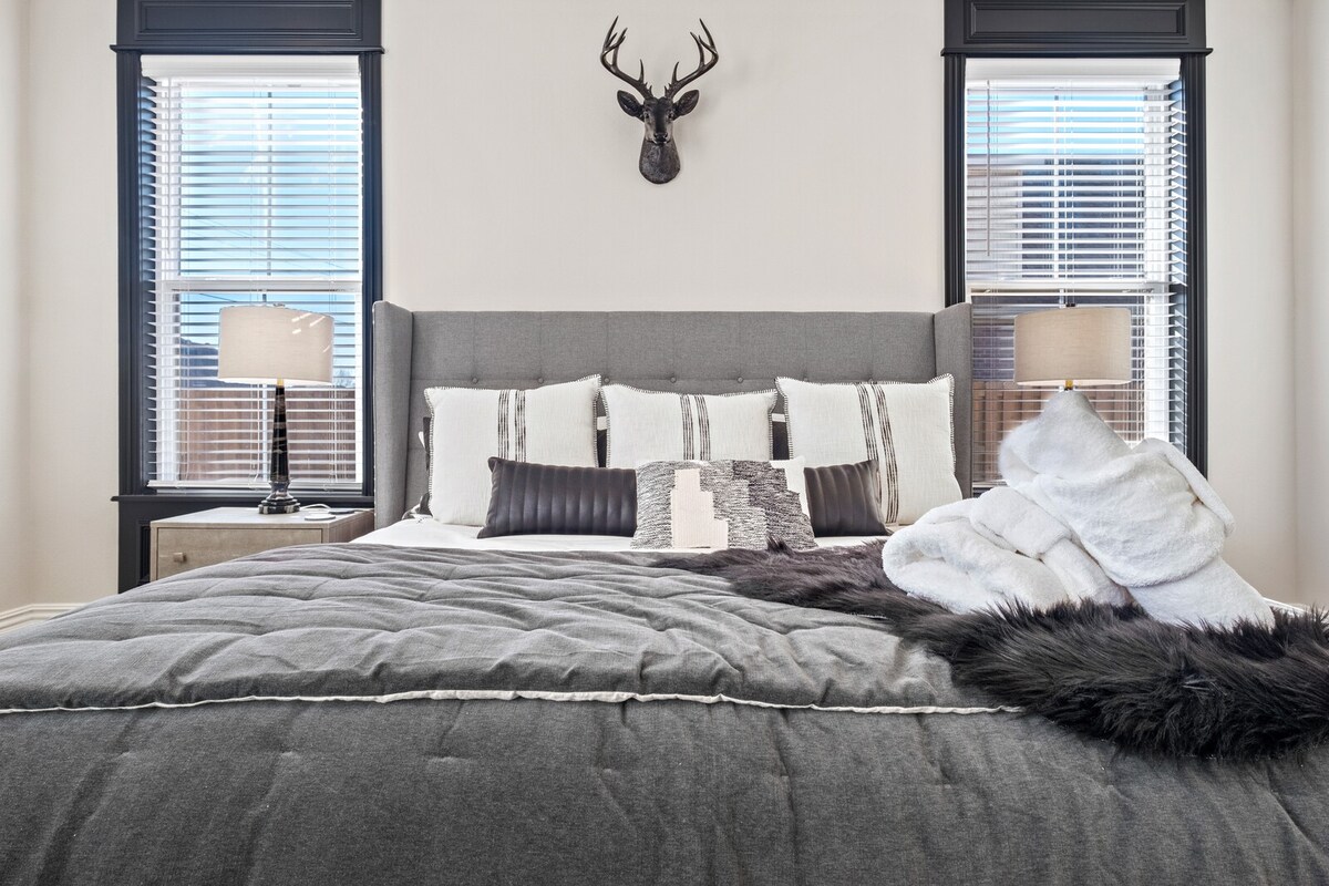 Apollo House | Luxury Retreat in Rogers. Sleeps 11 - Foto 28