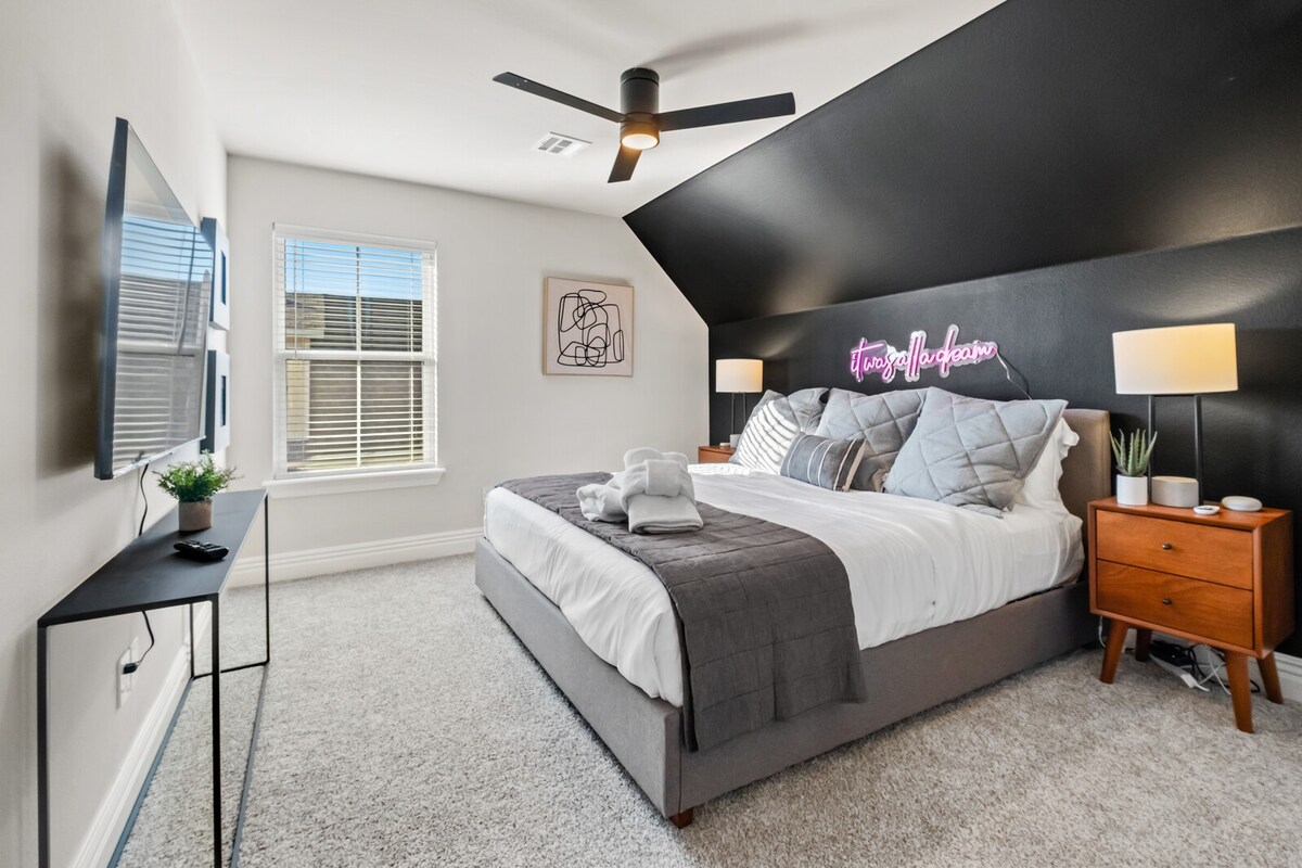 Apollo House | Luxury Retreat in Rogers. Sleeps 11 - Foto 34