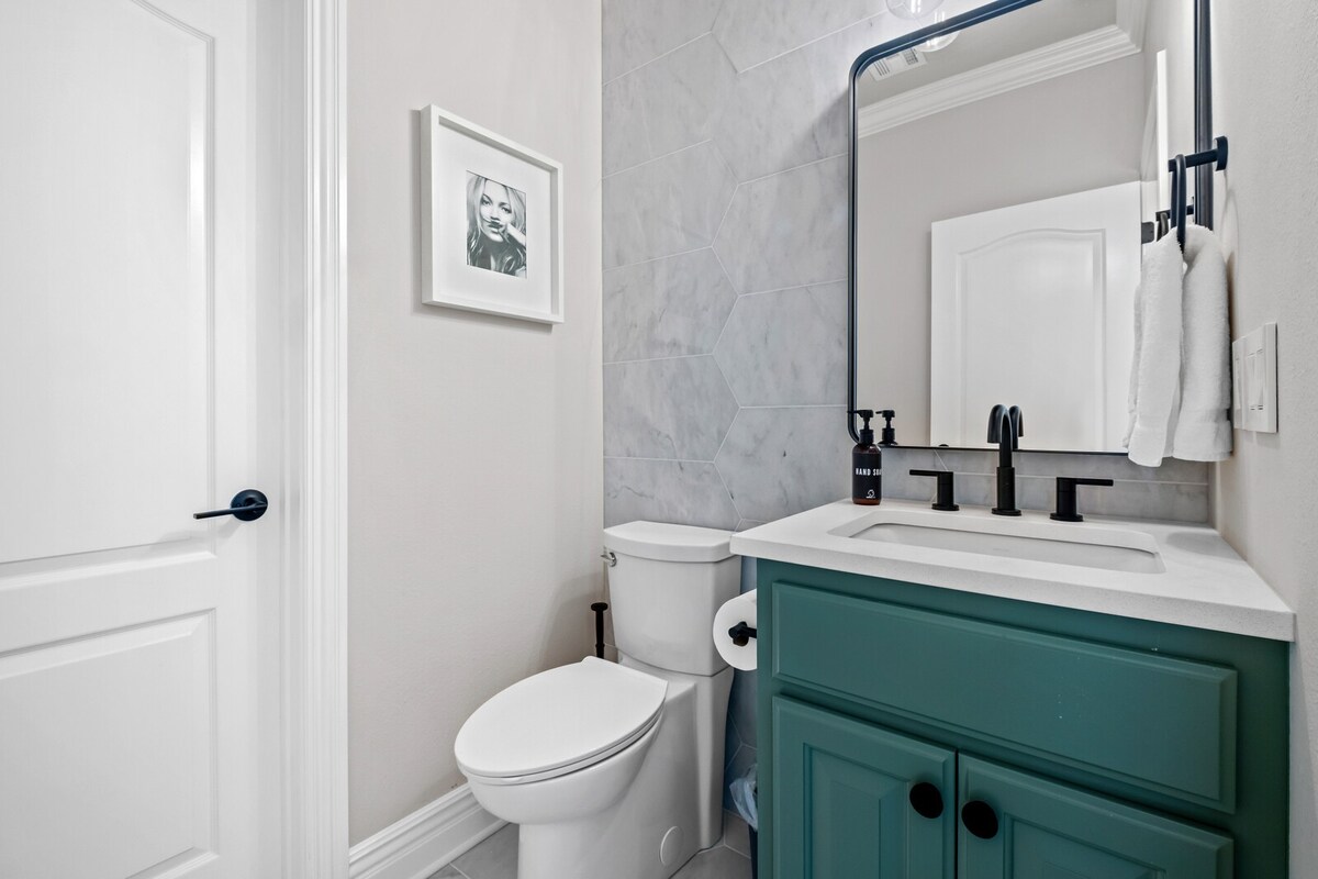 Apollo House | Luxury Retreat in Rogers. Sleeps 11 - Foto 41