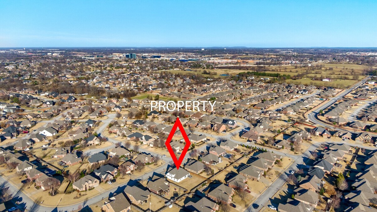 Apollo House | Luxury Retreat in Rogers. Sleeps 11 - Foto 47