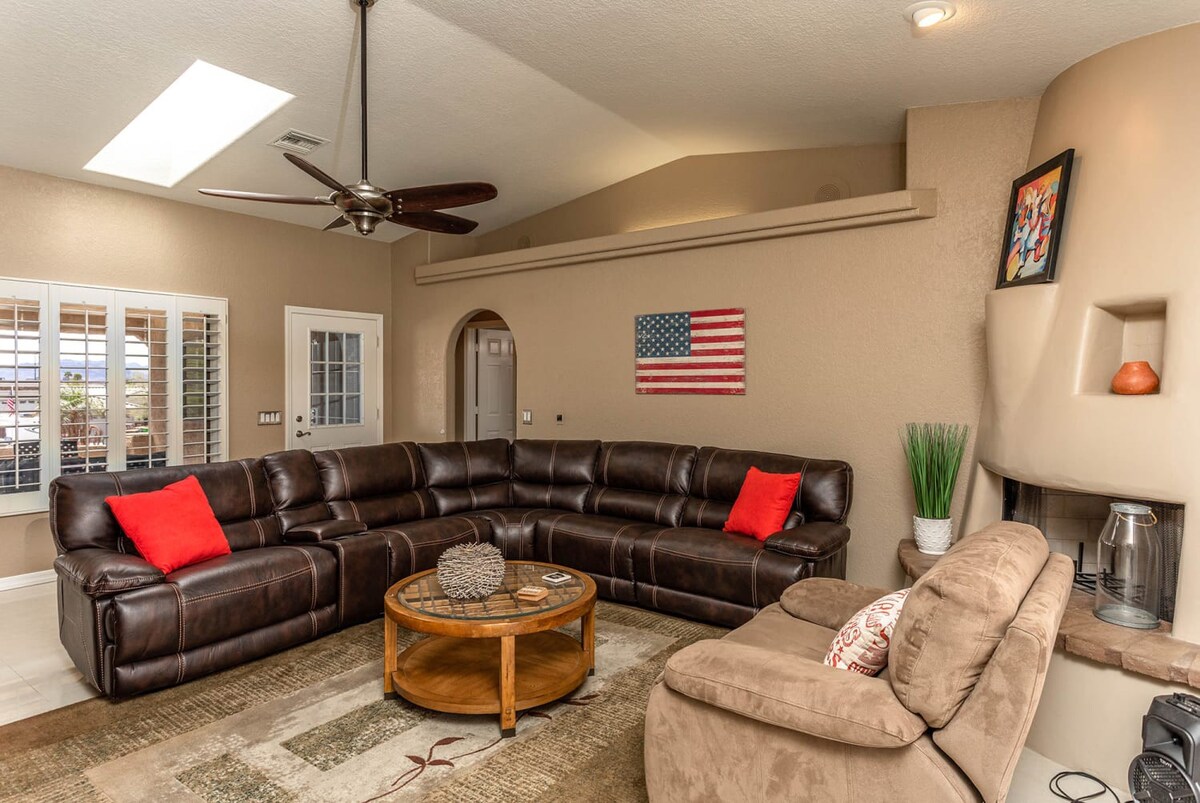 Pet-Friendly with Private Pool & Boat Parking