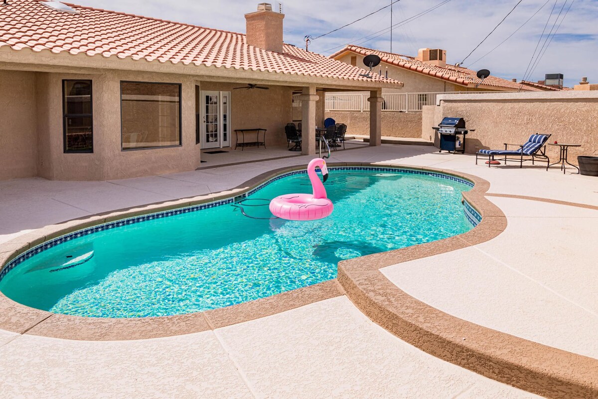 Pet-Friendly with Private Pool & Boat Parking