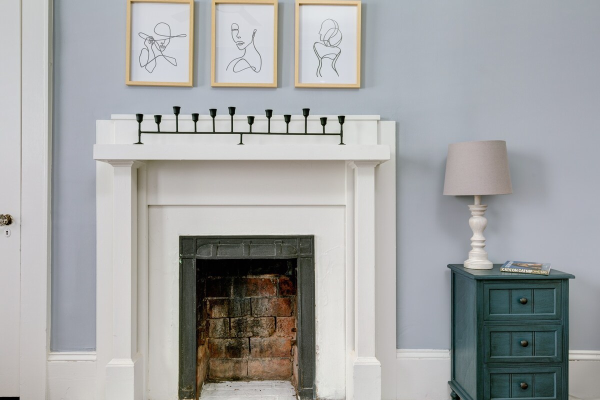 Adorable Home. Close to Everything. Great Location - Foto 10