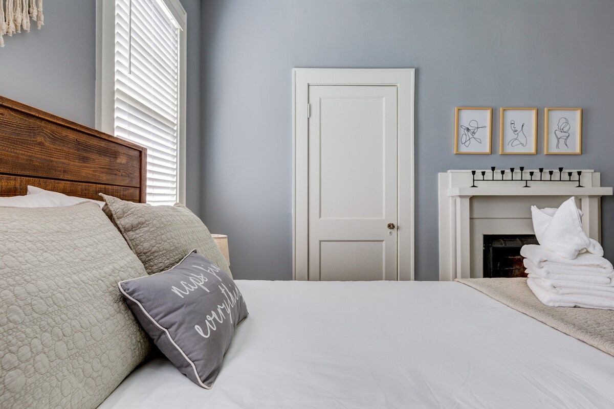 Adorable Home. Close to Everything. Great Location - Foto 25