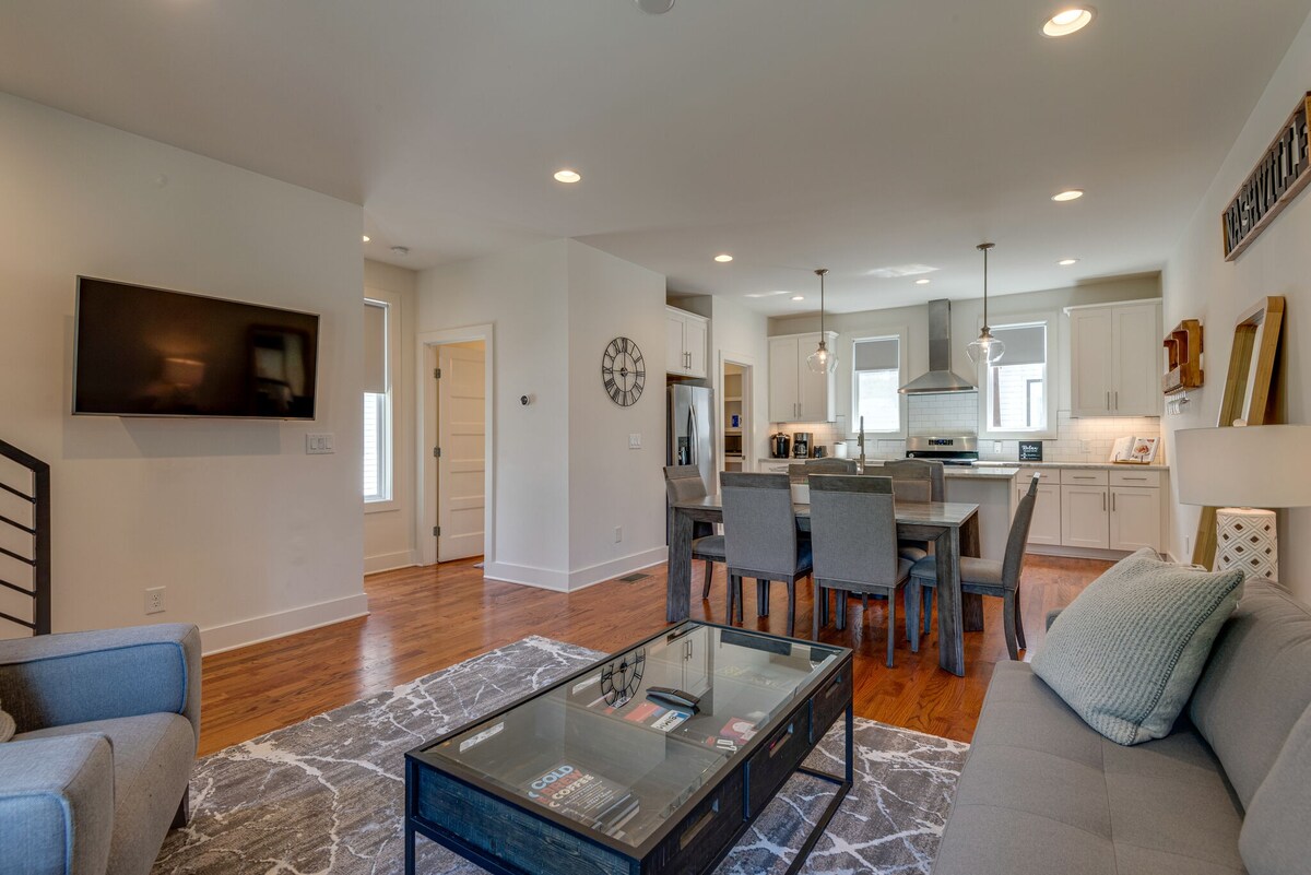 Modern East Nash - 2 Bedroom, 8 min to DT!