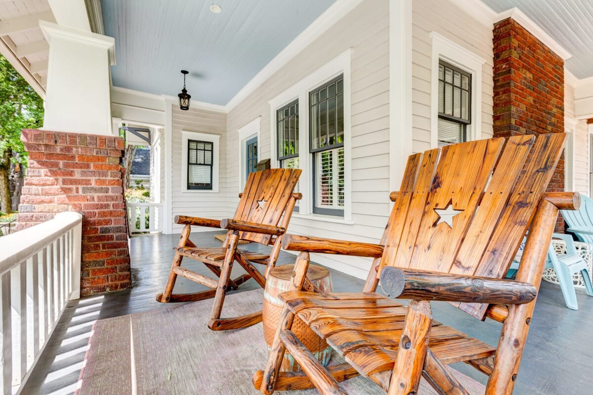 Excellent Home Near Uptown, Walk to Shops & Dining