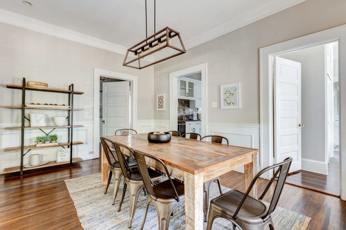 Excellent Home Near Uptown, Walk to Shops & Dining