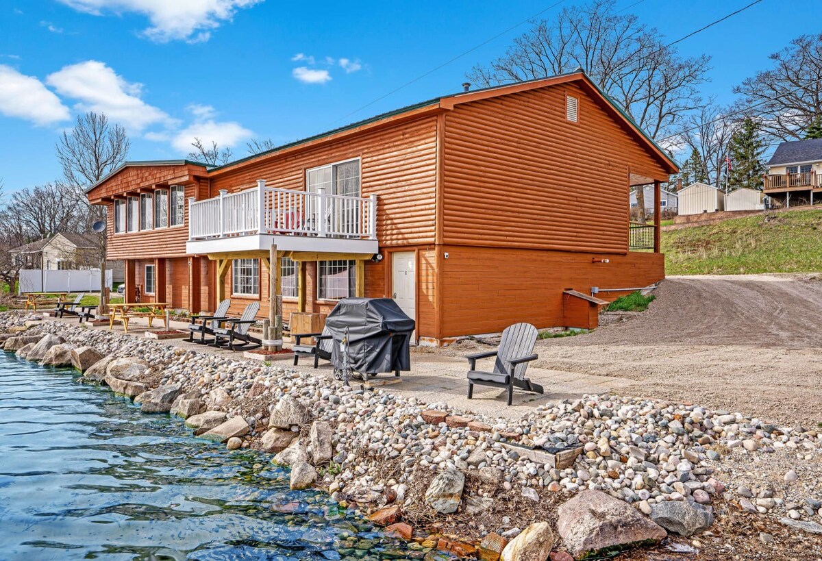Private balcony with beach access on Fife Lake