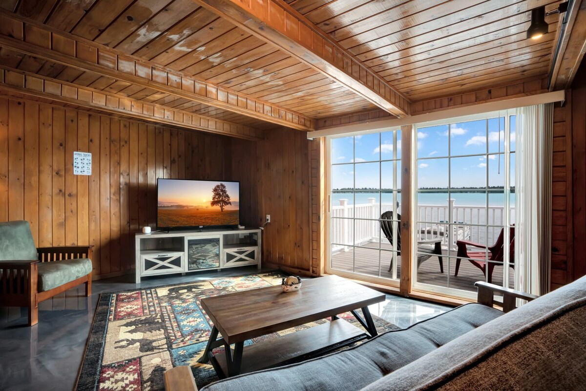 Private balcony with beach access on Fife Lake