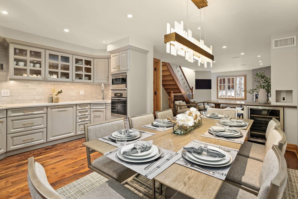 Updated 4 BR 4.5 BA, AC, Pool