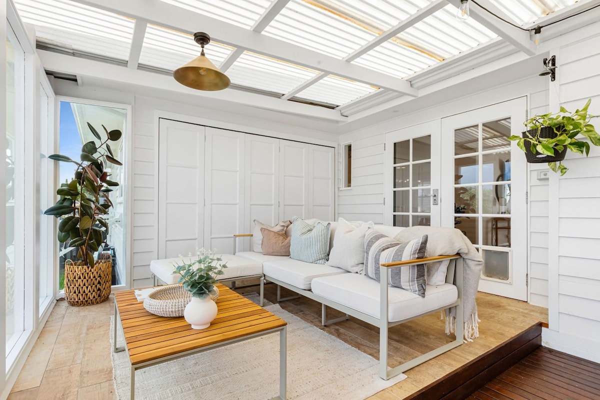 Outdoor lounge