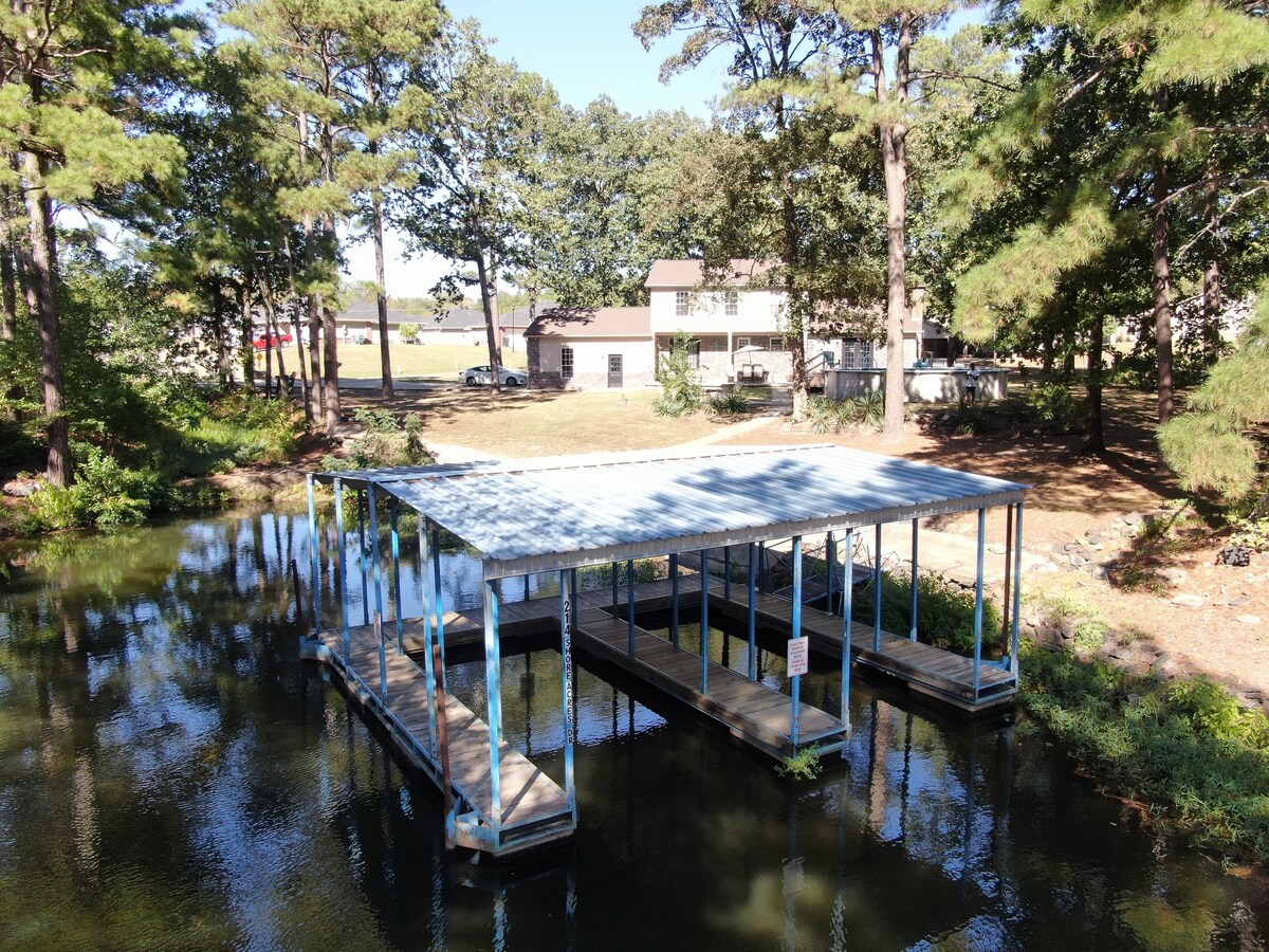 Spacious Lakefront Home | Pool | Hot Tub | Fire Pit | Games - Foto 44