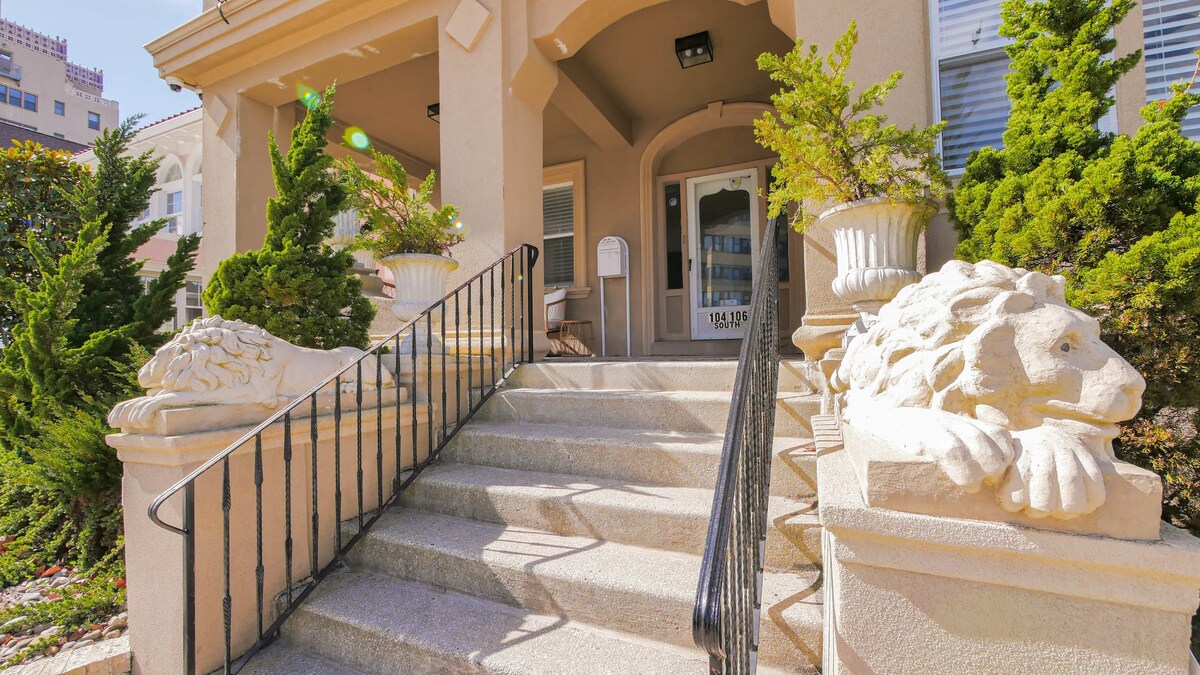 8BR 5BA Entire Luxe Beach Estate