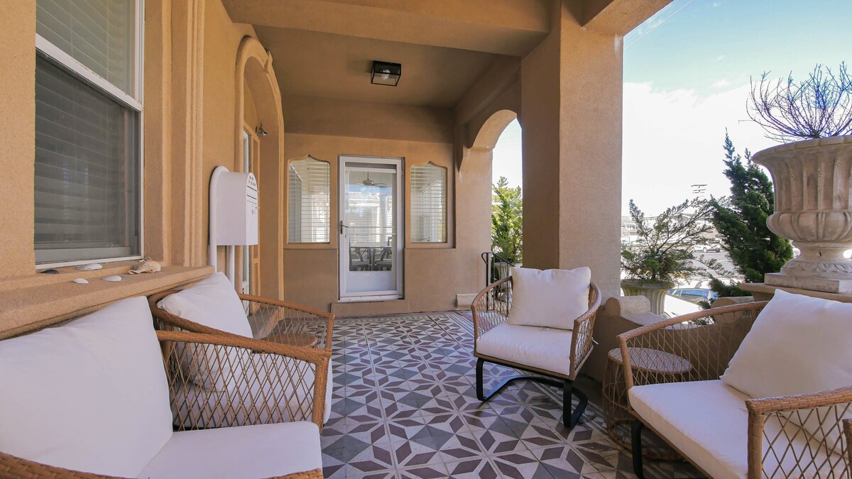 8BR 5BA Entire Luxe Beach Estate