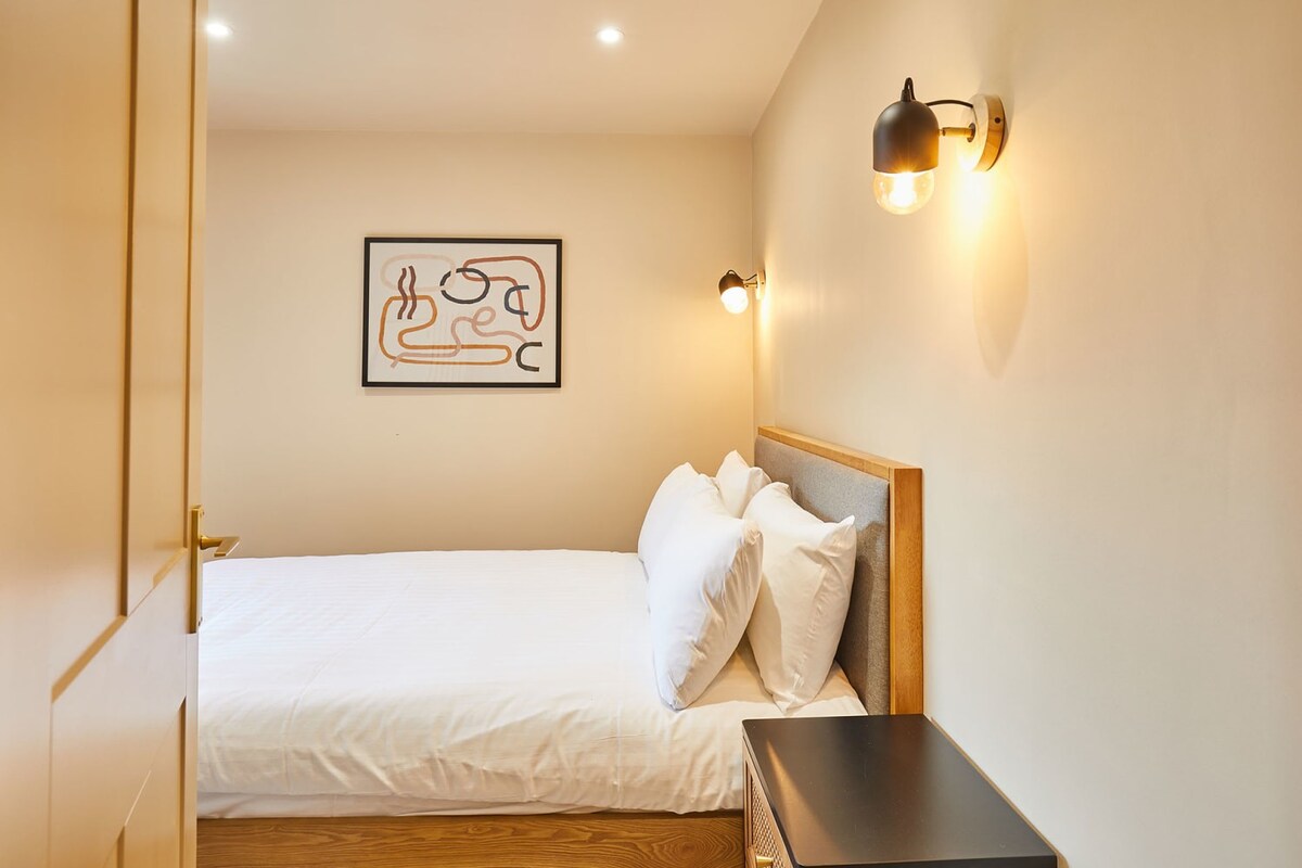 No. 33, Tynemouth - Host & Stay