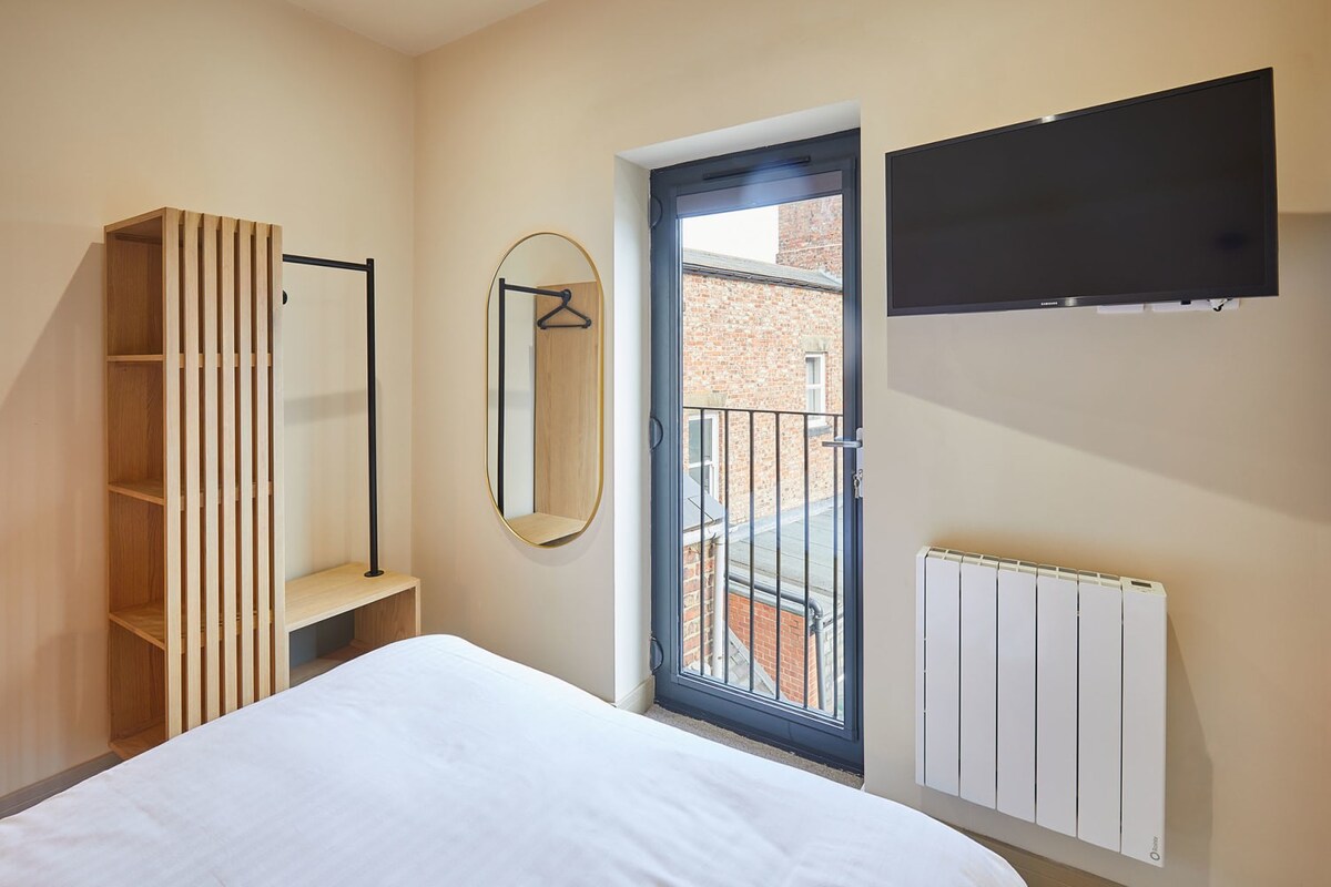 No. 33, Tynemouth - Host & Stay