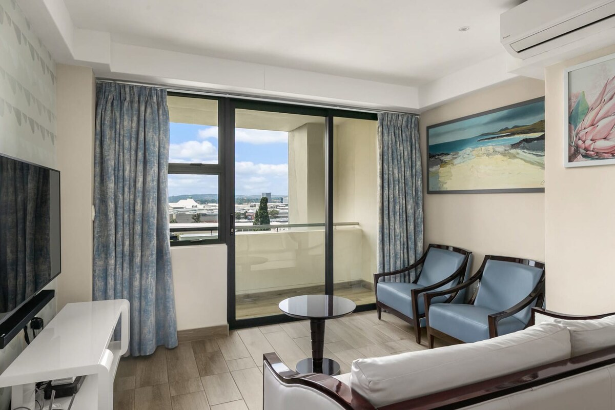 Luxury Regency Apartment