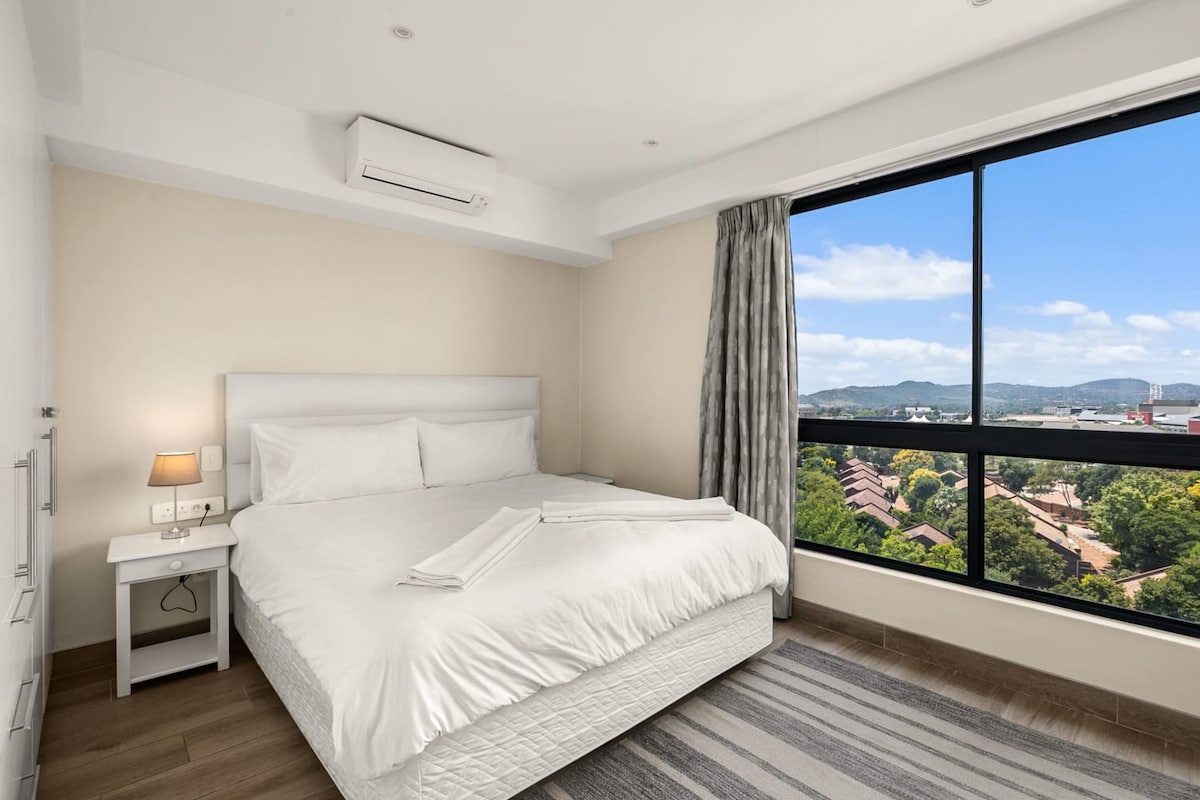 Luxury Regency Apartment