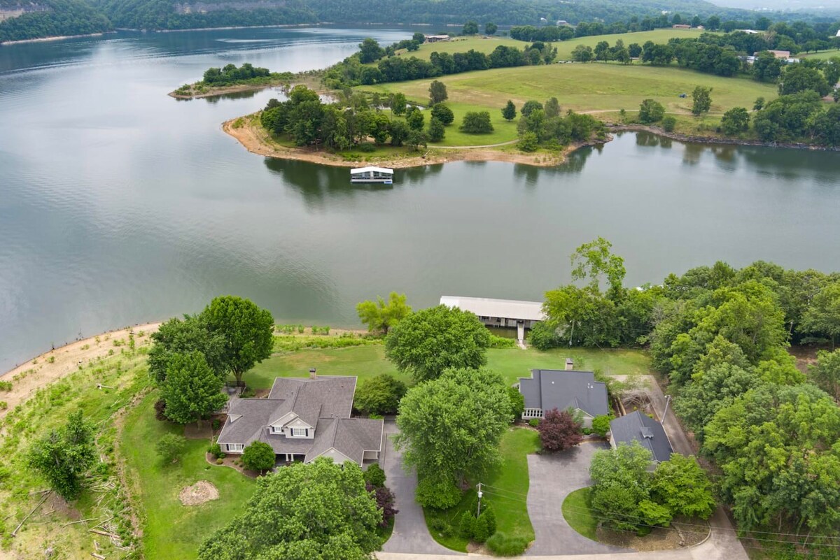 Shoreline Cottage - Direct Lake Access
