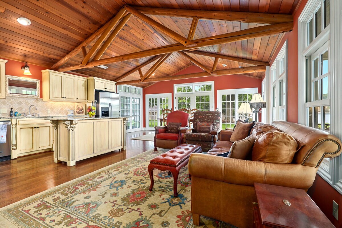 Shoreline Cottage - Direct Lake Access