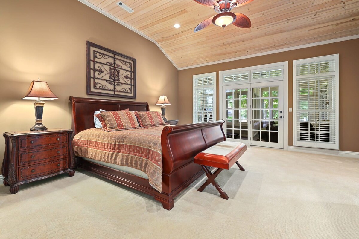 Shoreline Cottage - Direct Lake Access