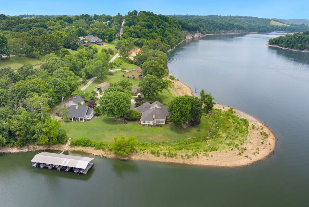 Shoreline Serenity - Direct Lake Access
