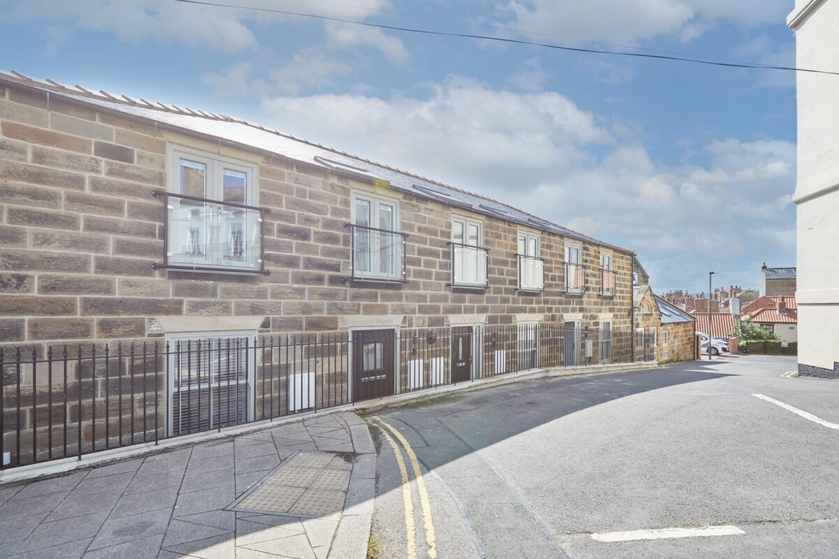 1 The Mount, Whitby - Host & Stay