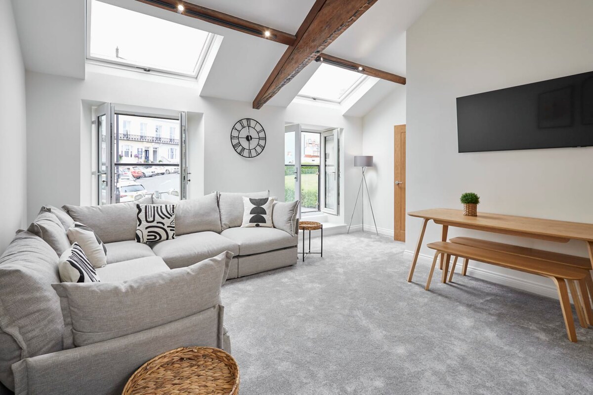 2 The Mount, Whitby - Host & Stay