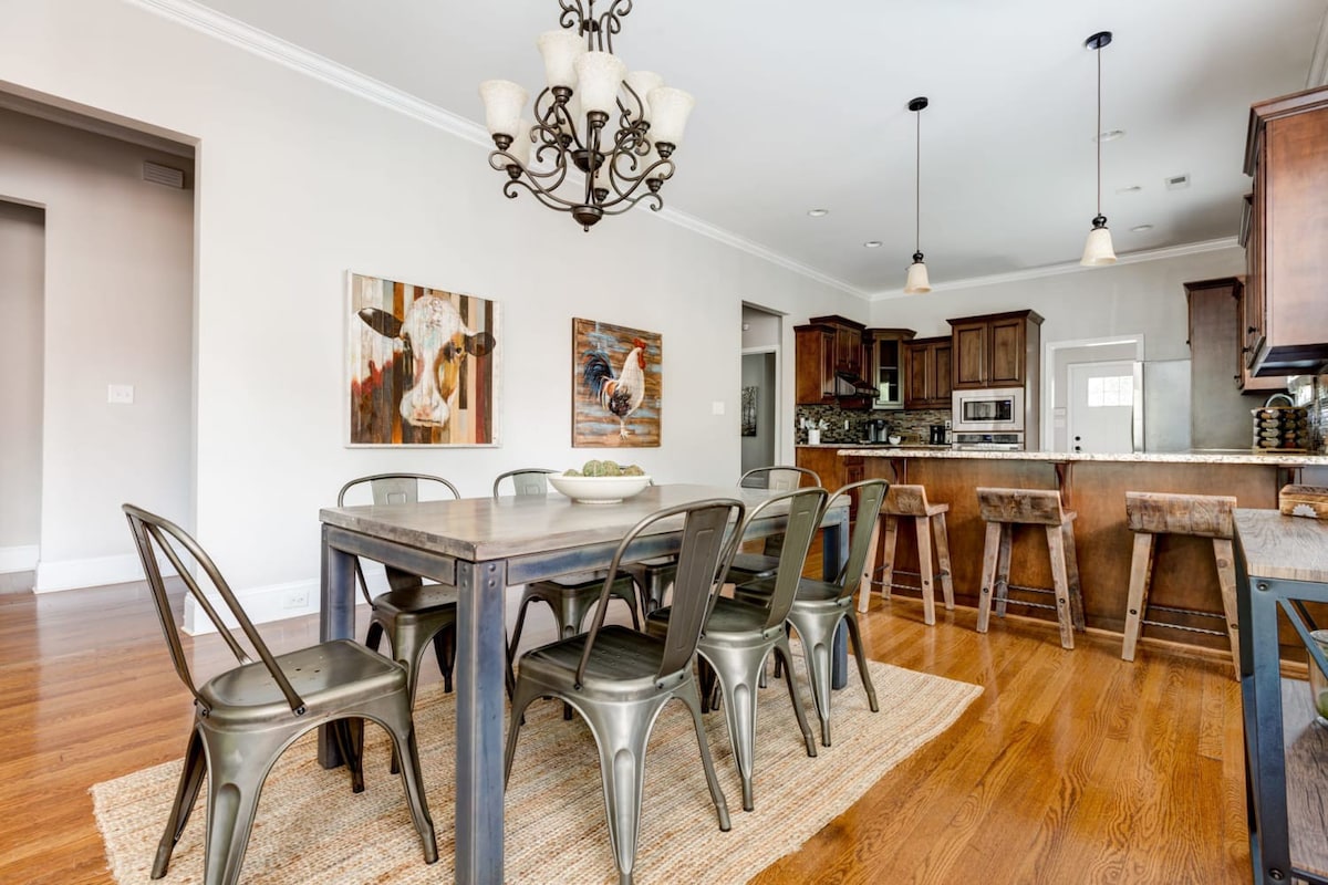 Lovely Home & Guest Suite. Walk to City & Stadium.