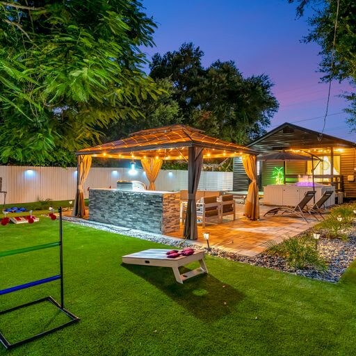 Backyard Oasis! Hot Tub, Games & BBQ! Mini-Golf! - Foto 23