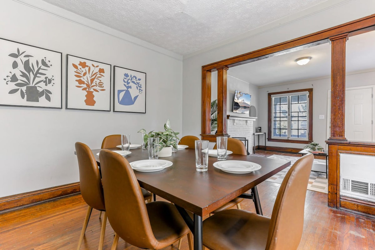 Bright Pet Friendly 3BR Home Near Children’s Hosp