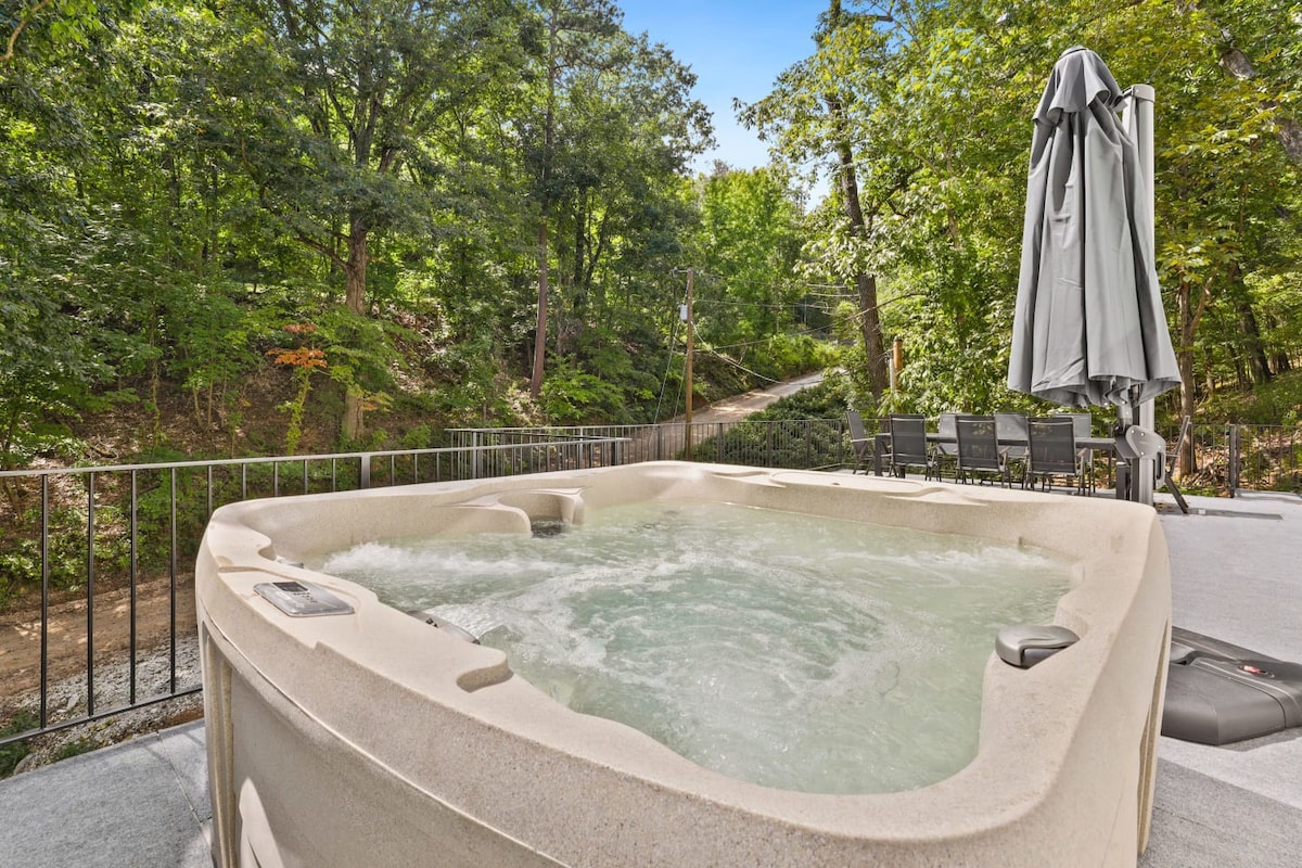 Rocky Summit-Hot Tub-Lake Access & Kayaks-Gameroom