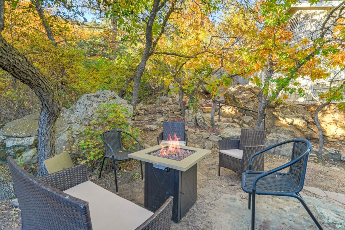 Hiker's Hideaway! Nature Escape, BBQ & Pit Trails โ Colorado Springs, CO โ vacation rental