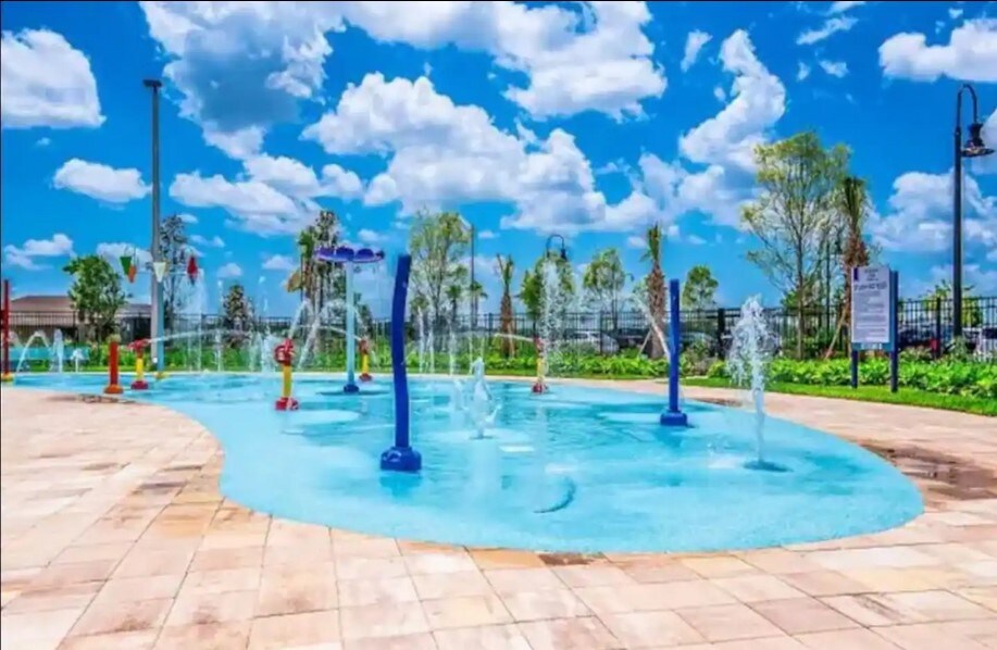 3BR Condo w/ Free Waterpark – 12 Mins to Disney