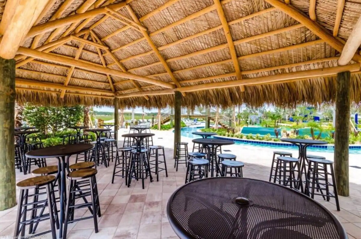 3BR Condo w/ Free Waterpark – 12 Mins to Disney