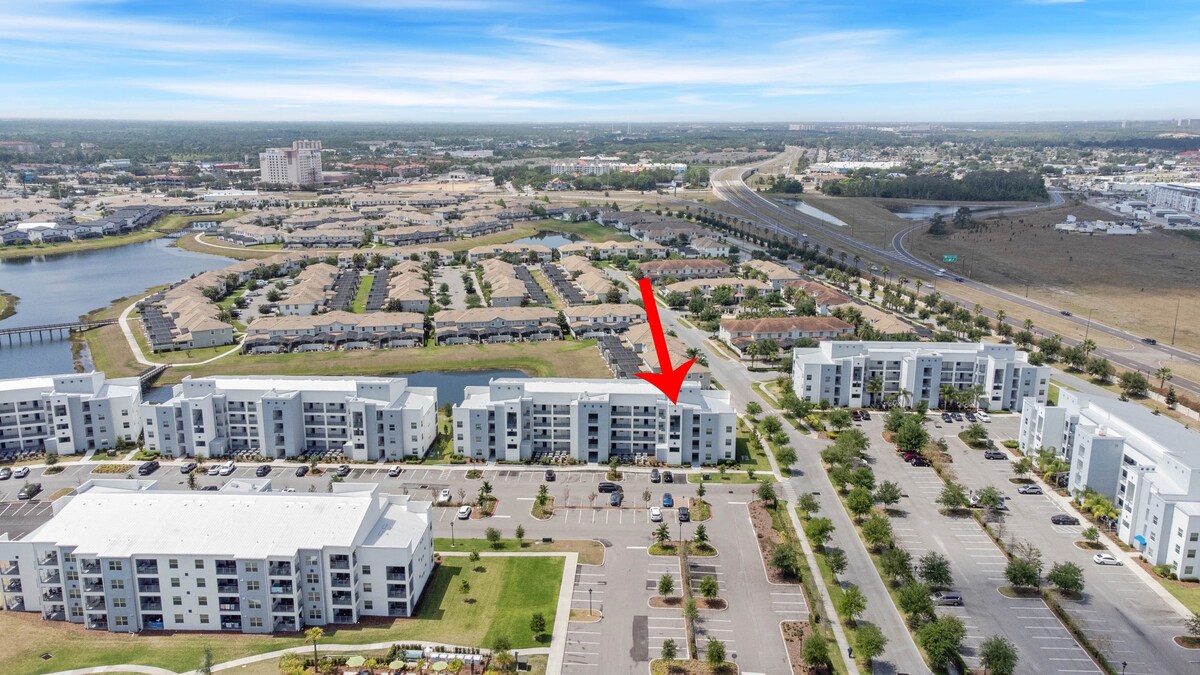 3BR Condo w/ Free Waterpark – 12 Mins to Disney