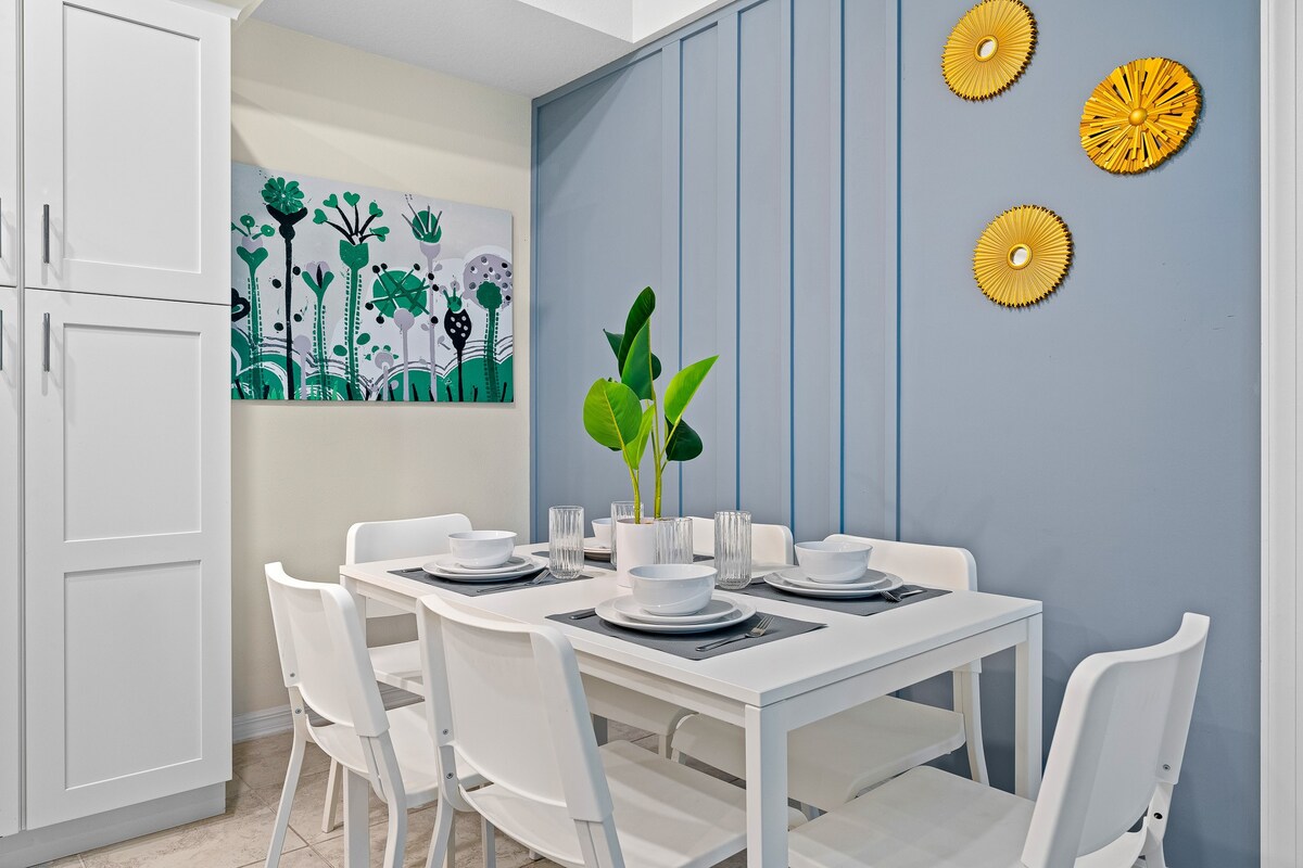 3BR Condo w/ Free Waterpark – 12 Mins to Disney