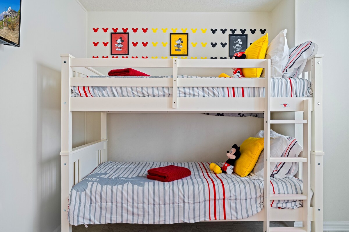 3BR Condo w/ Free Waterpark – 12 Mins to Disney