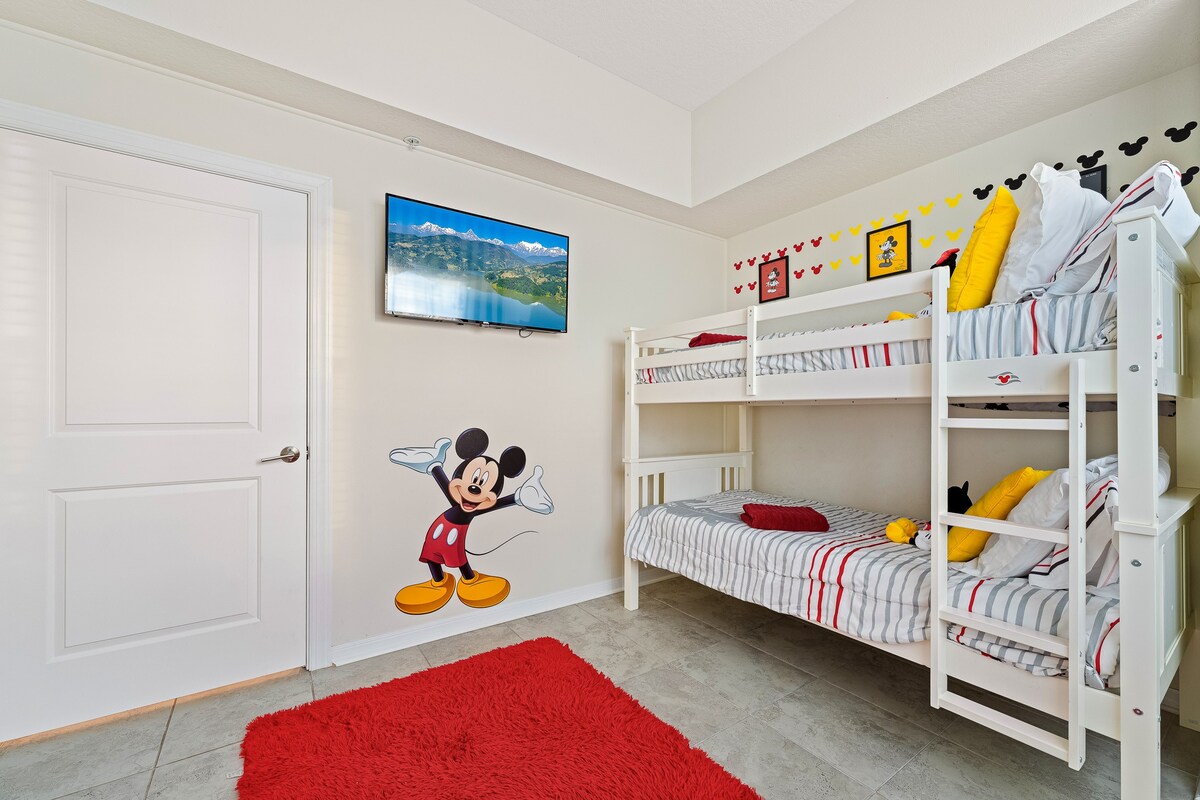 3BR Condo w/ Free Waterpark – 12 Mins to Disney