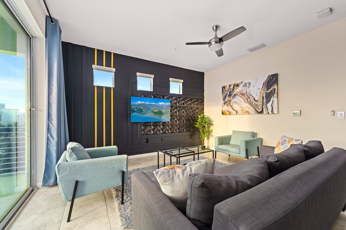 3BR Condo w/ Free Waterpark – 12 Mins to Disney