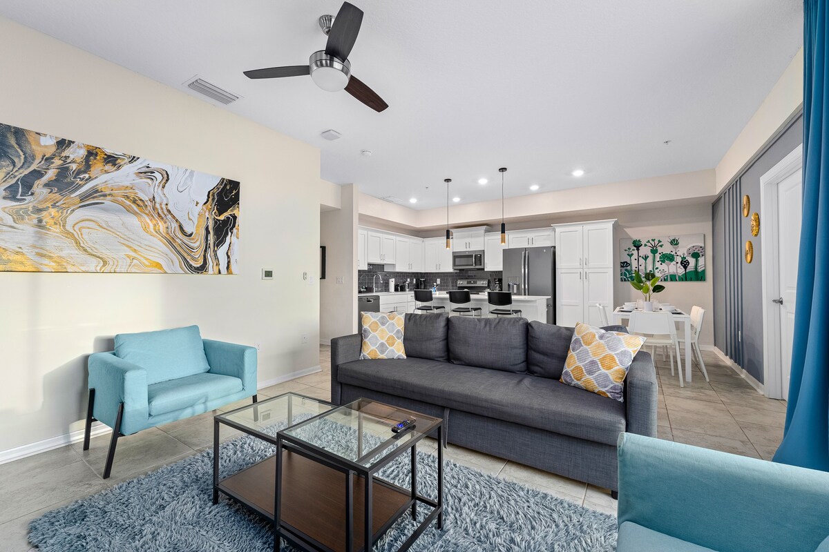 3BR Condo w/ Free Waterpark – 12 Mins to Disney