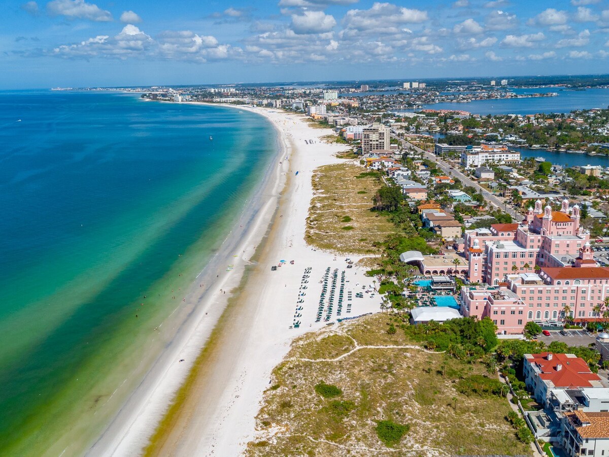 Heated Pool | Park your boat, free kayaks & bikes! 6