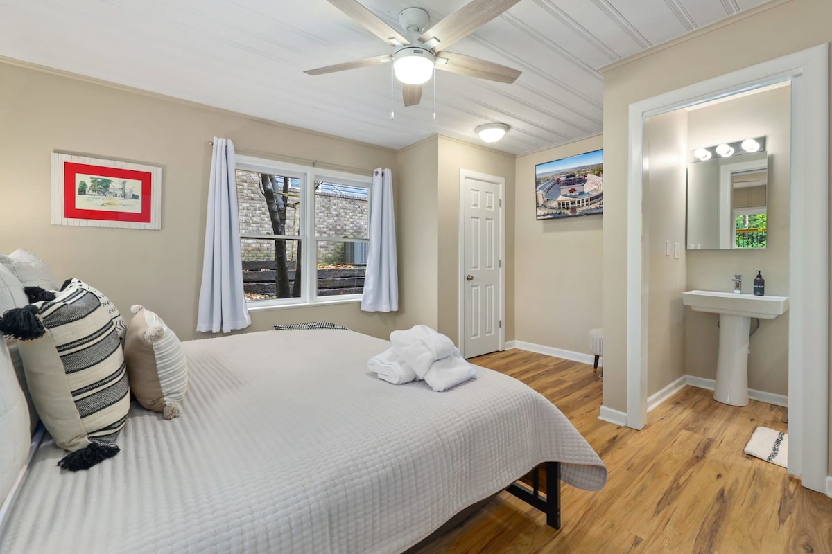 Little Red - Easy 1/2 Mi walk to UofA Campus 6